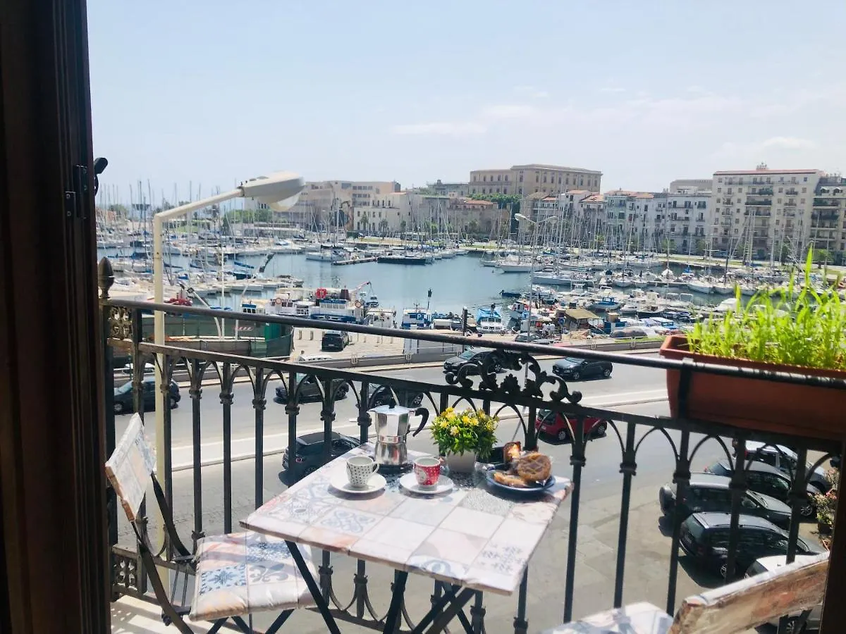 Kasa Kala Rooms & Apartments Palermo 2*,